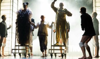 „Rosencrantz i Guildenstern nie żyją” – inna wersja „Hamleta”