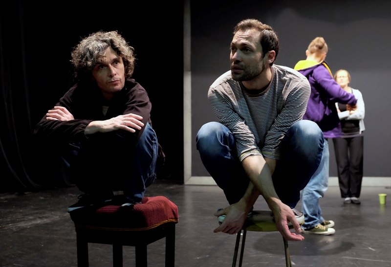 „Rosencrantz i Guildenstern nie żyją” w próbach