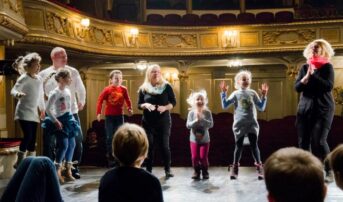 „Teatralna podróż” dla najmłodszych!