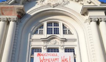 Zapraszamy dzieci na spacery po teatrze