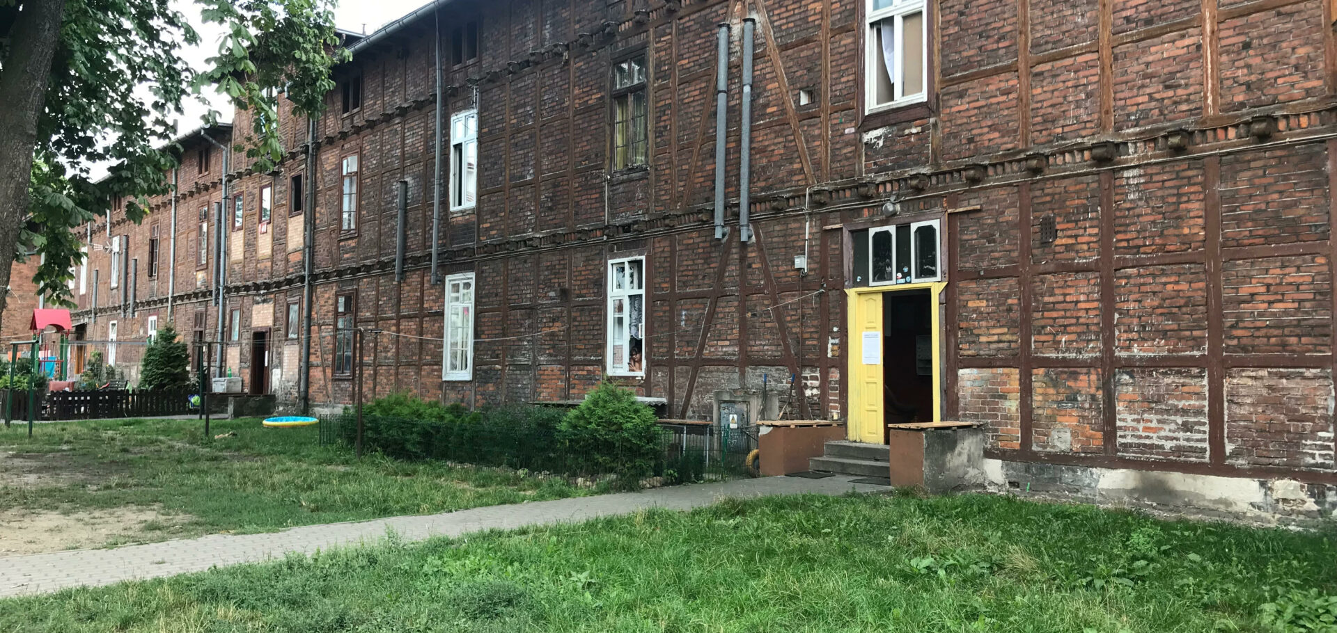 Szukamy używanych mebli/materiałów remontowych przy działaniu artystyczno-społecznym