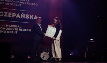 Julia Szczepańska z Nagrodą Filmową Marszałka Województwa Kujawsko-Pomorskiego za debiut na dużym ekranie
