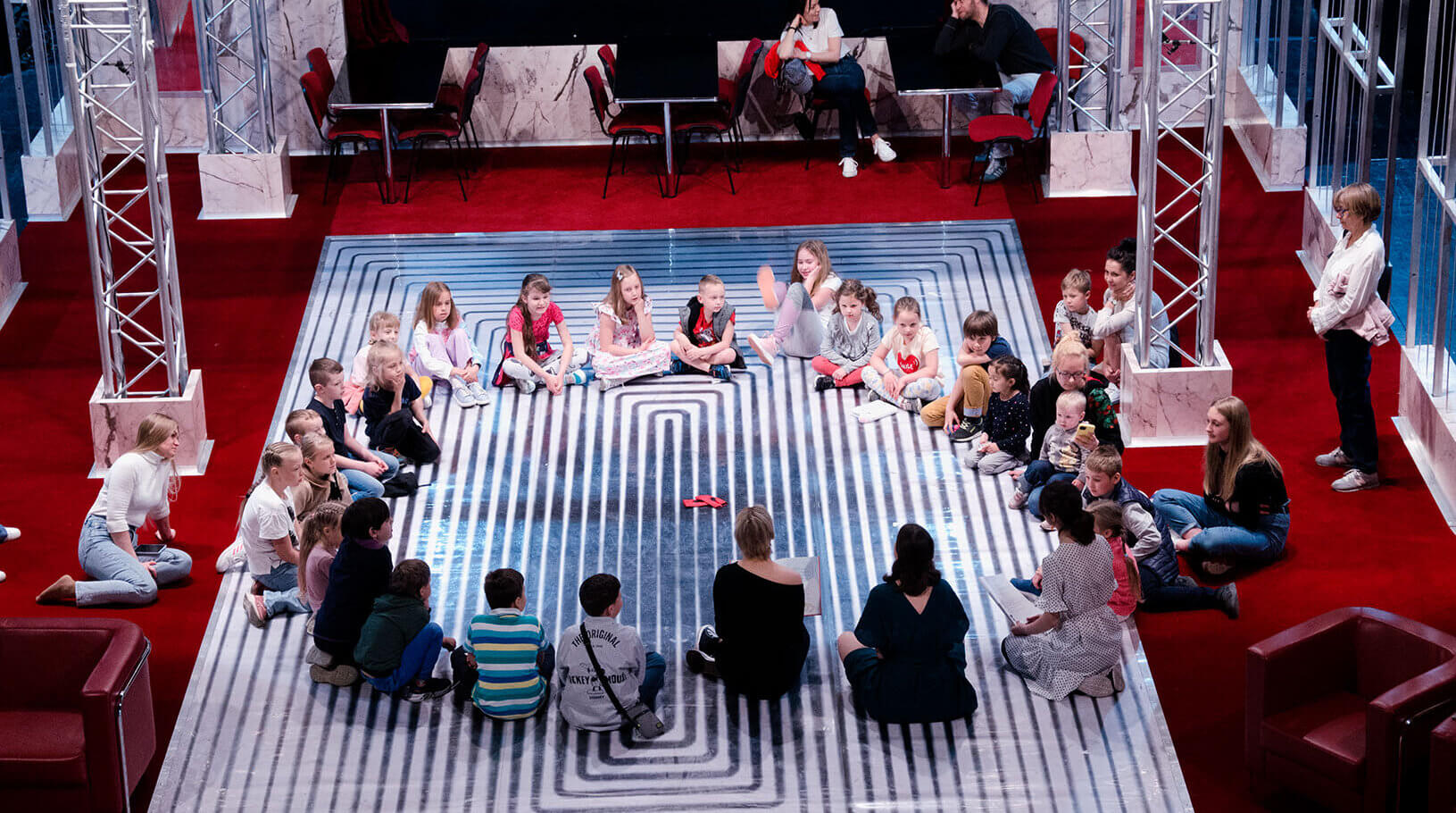 Niedziela w teatrze