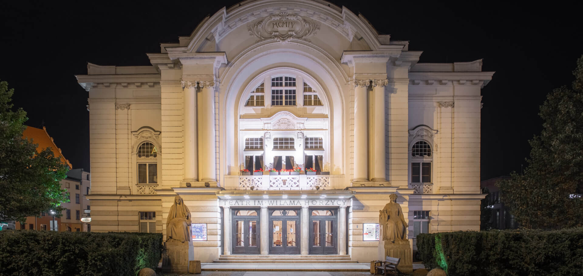 Godziny pracy kasy i BOW oraz teatralne prezenty