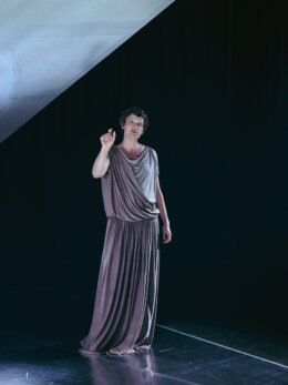 Plakat spektaklu: Antigone in Molenbeek